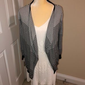 💛 Peck & Peck Black & White Striped Drape Cardigan S